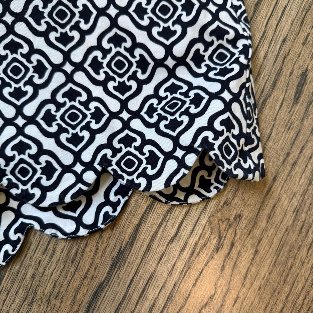 Crown & Ivy Black and White Scalloped Shorts - Picture 2 of 5